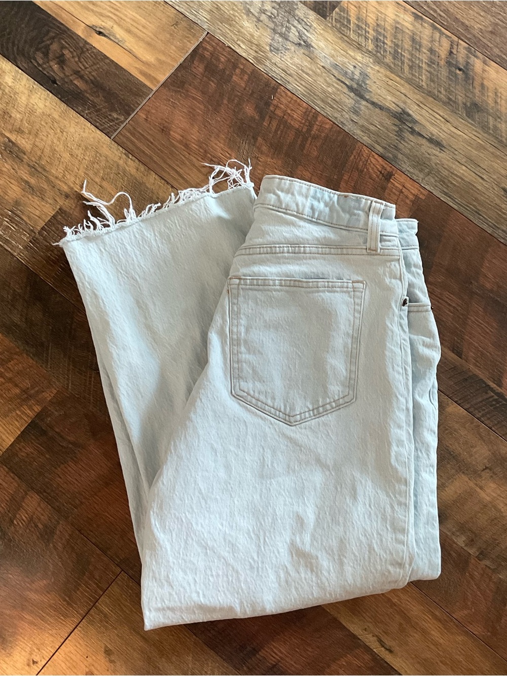 Abercrombie & Fitch 90’s Relaxed Jean High Rise 29